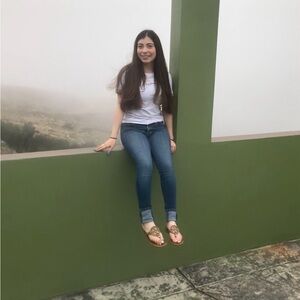 Meet your Posher, Janeth